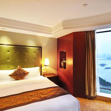 Guangxi Wharton International Hotel Nanning Exterior photo