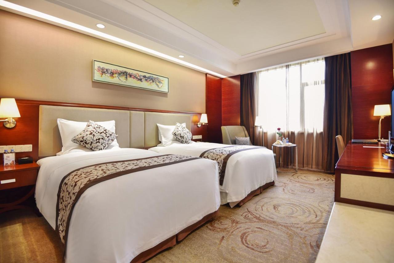Guangxi Wharton International Hotel Nanning Exterior photo