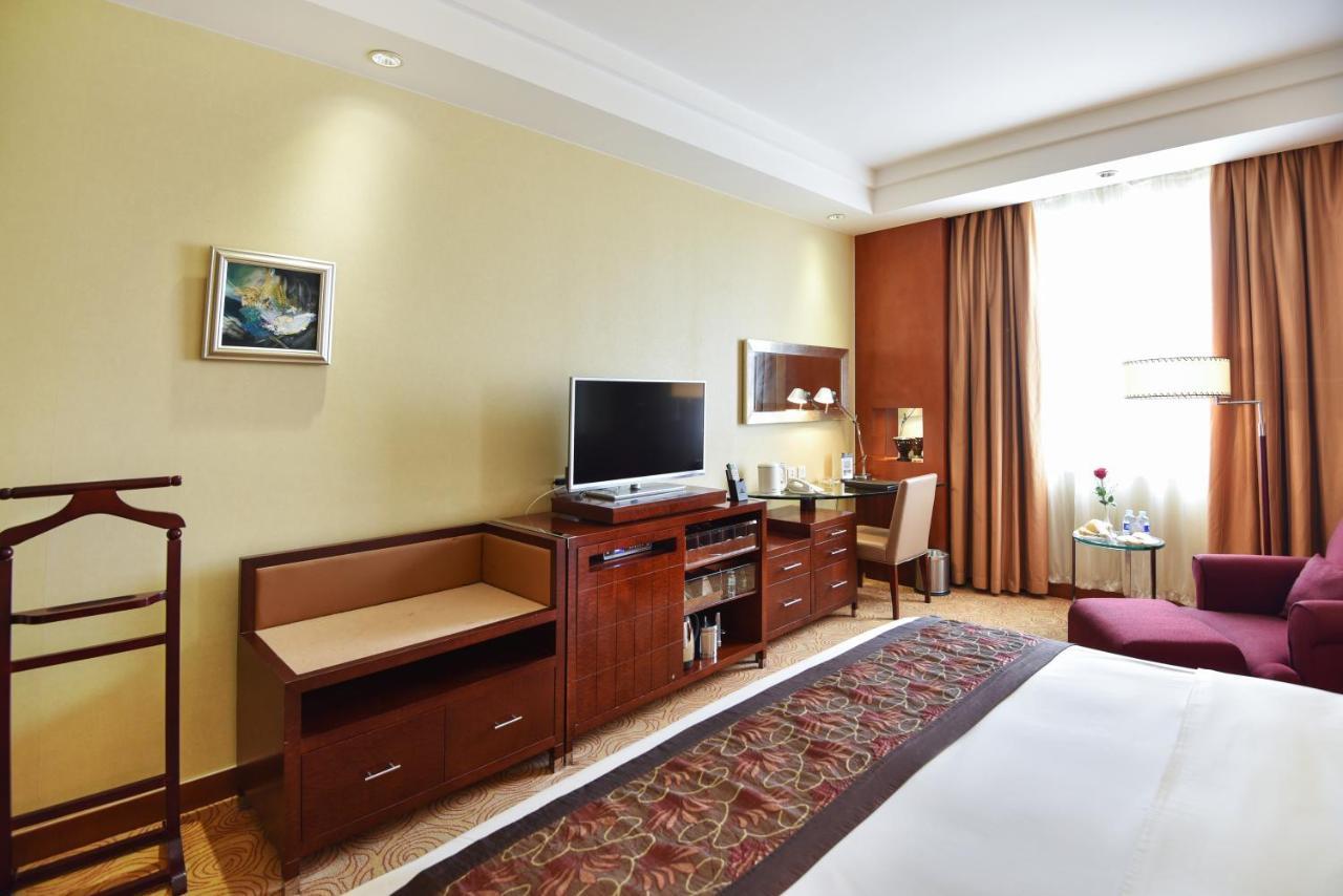 Guangxi Wharton International Hotel Nanning Exterior photo